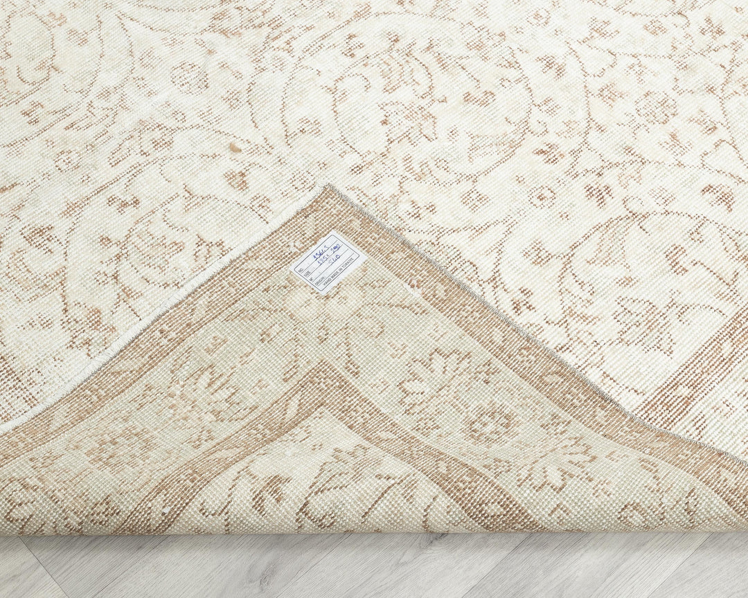 Beige Oushak Rug 6' 1" x 9' 7" | No. VR96176