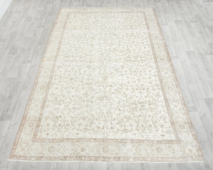Beige Oushak Rug 6' 1" x 9' 7" | No. VR96176
