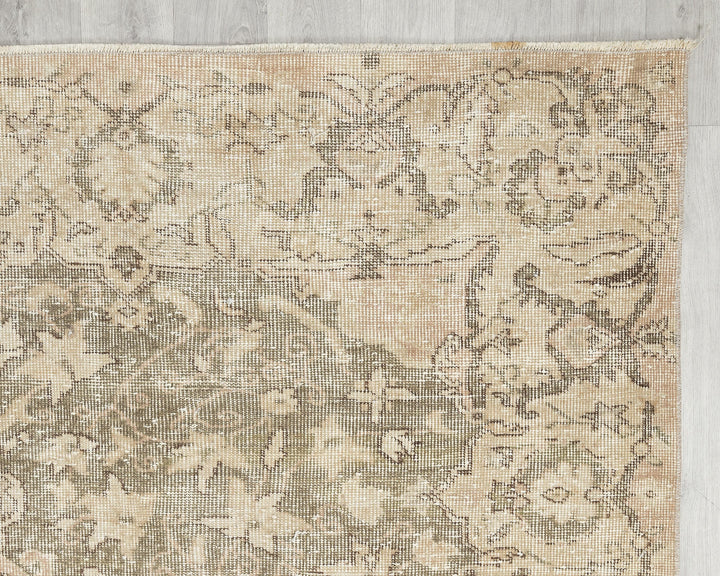 Neutral Oushak Rug 6' 7" x 10' | No. VR59733