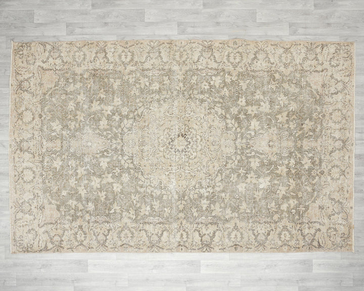 Neutral Oushak Rug 6' 7" x 10' | No. VR59733