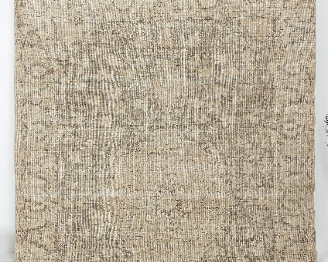 Neutral Oushak Rug 6' 7" x 10' | No. VR59733