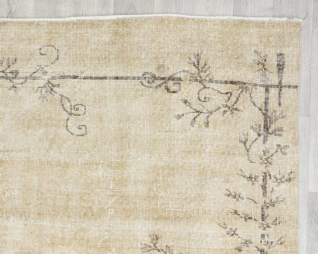 Beige Oushak Rug 6' 8" x 9' 6" | No. VR16053