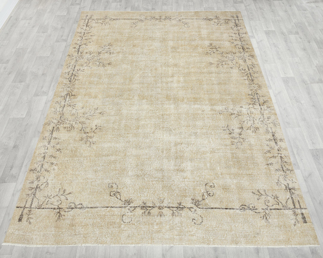 Beige Oushak Rug 6' 8" x 9' 6" | No. VR16053