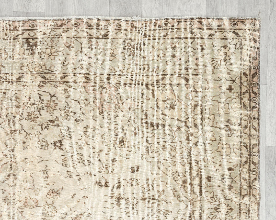 Beige Oushak Rug 6' 5" x 9' 8" | No. VR84013