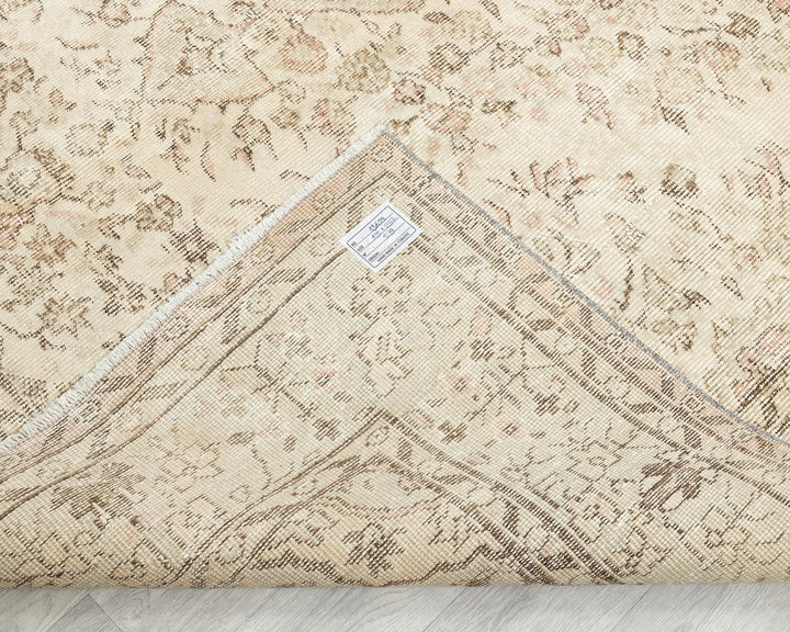 Beige Oushak Rug 6' 5" x 9' 8" | No. VR84013