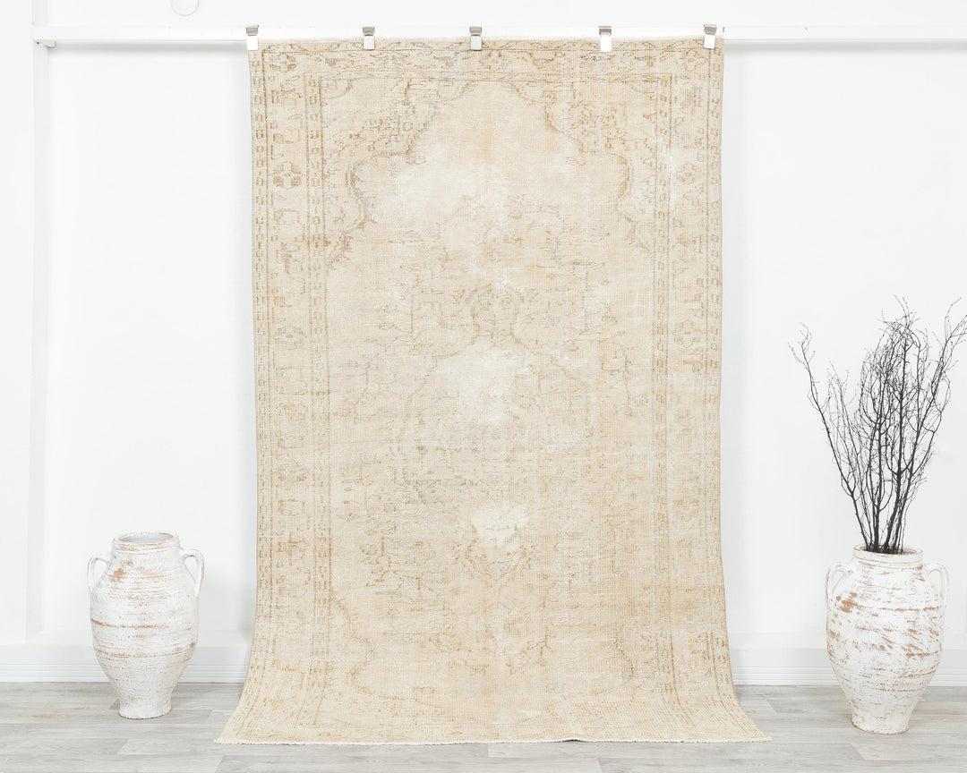 Beige Oushak Rug 4' 11" x 8' 1" | No. VR20163
