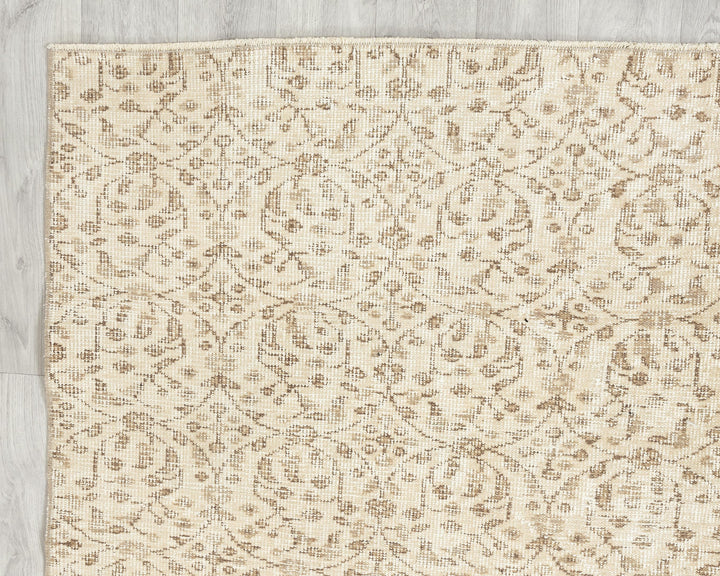Beige Oushak Rug 6' 1" x 9' 2" | No. VR31280