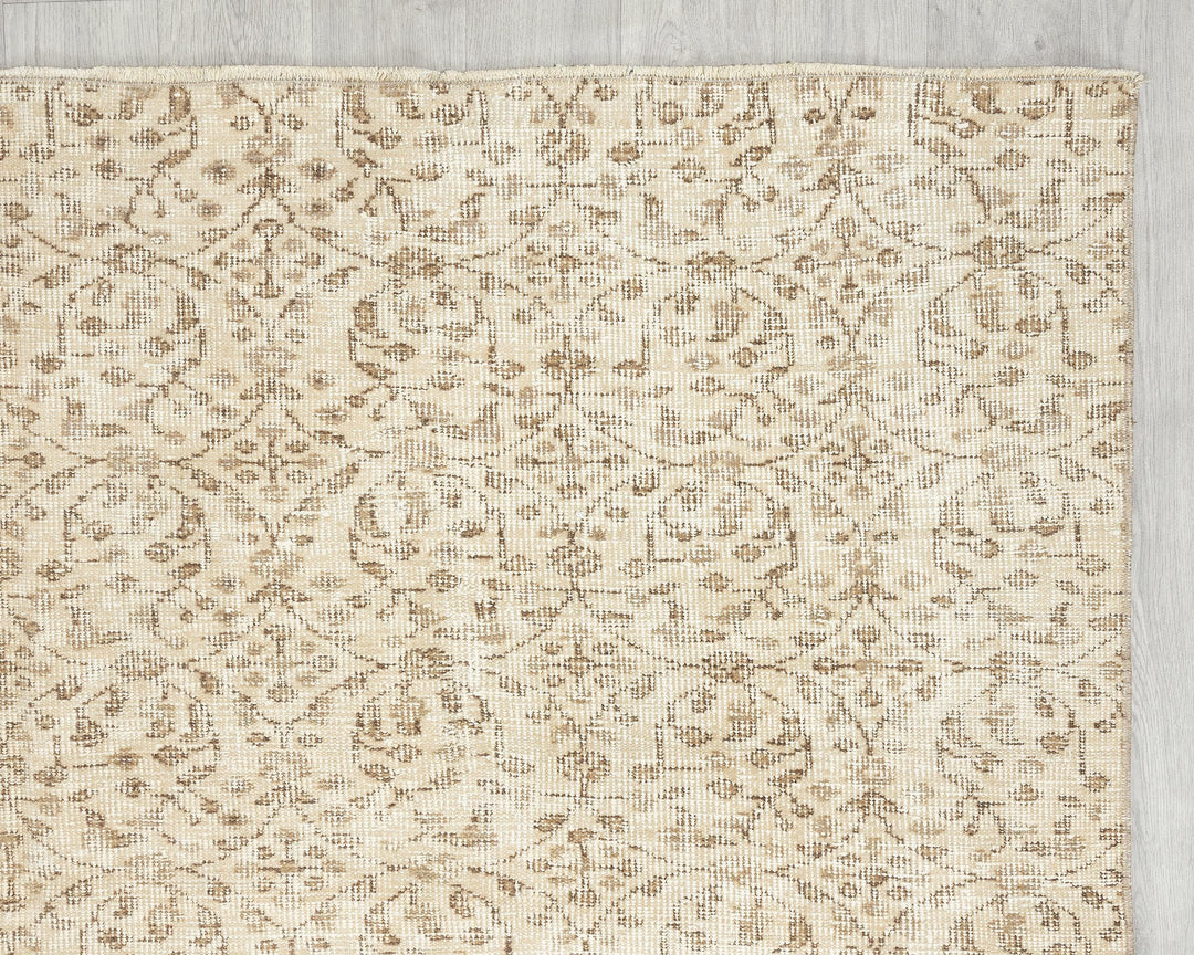 Beige Oushak Rug 6' 1" x 9' 2" | No. VR31280