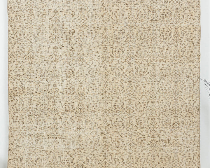 Beige Oushak Rug 6' 1" x 9' 2" | No. VR31280