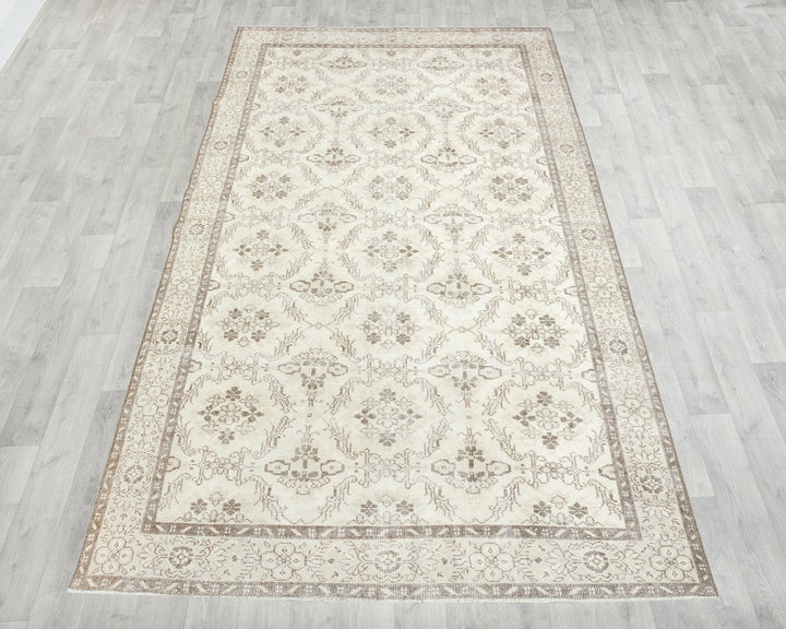 Beige Oushak Rug 5' 11" x 10' 5" | No. VR27516