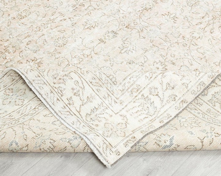 Beige Oushak Rug 6' 7" x 9' 8" | No. VR55210