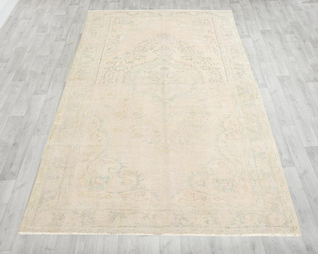 Beige Oushak Rug 5' 1" x 8' 11" | No. VR69662