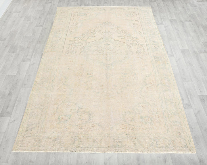 Beige Oushak Rug 5' 1" x 8' 11" | No. VR69662