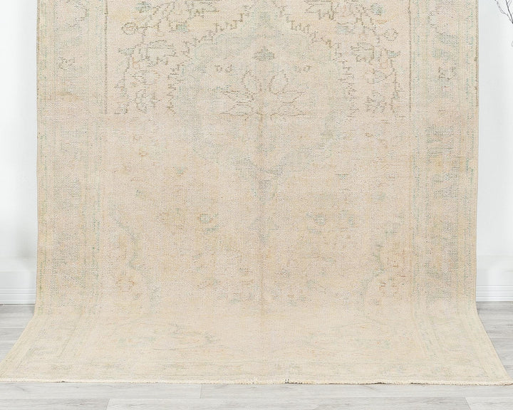Beige Oushak Rug 5' 1" x 8' 11" | No. VR69662