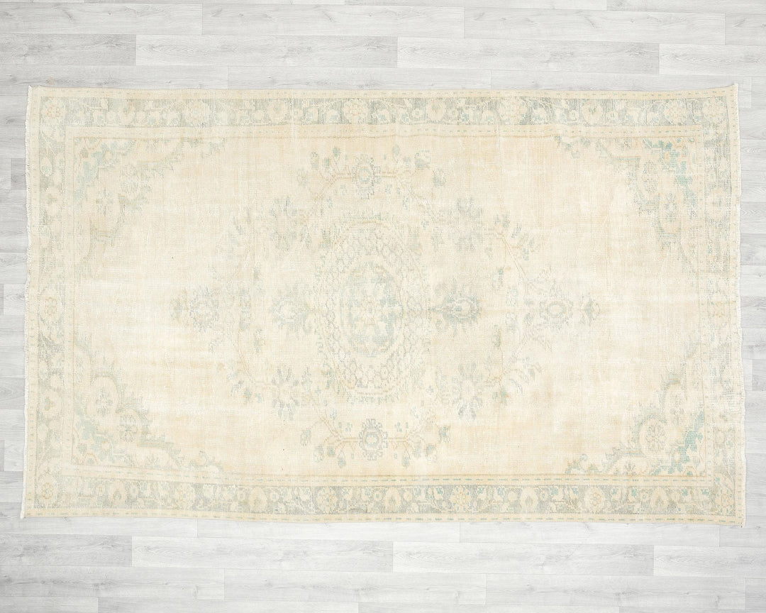 Beige Oushak Rug 5' 7" x 8' 11" | No. VR27850