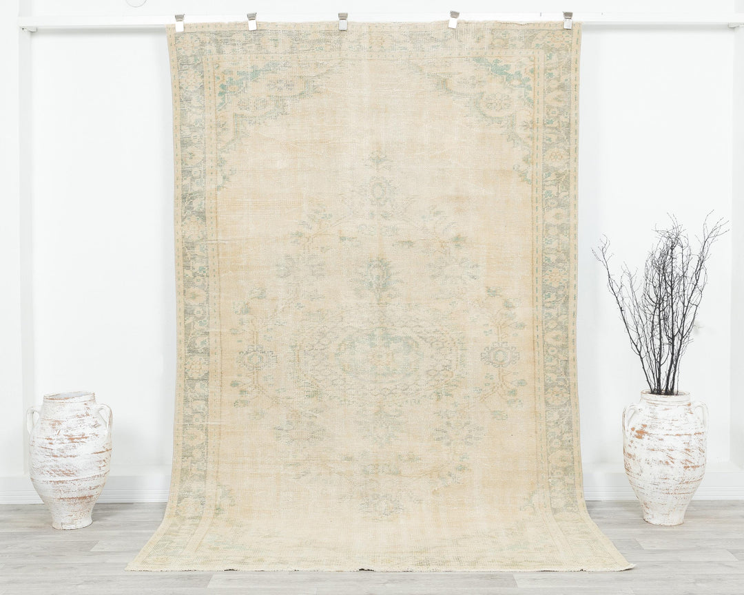 Beige Oushak Rug 5' 7" x 8' 11" | No. VR27850