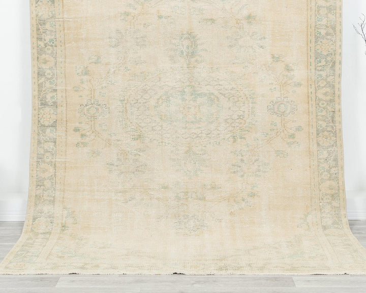 Beige Oushak Rug 5' 7" x 8' 11" | No. VR27850
