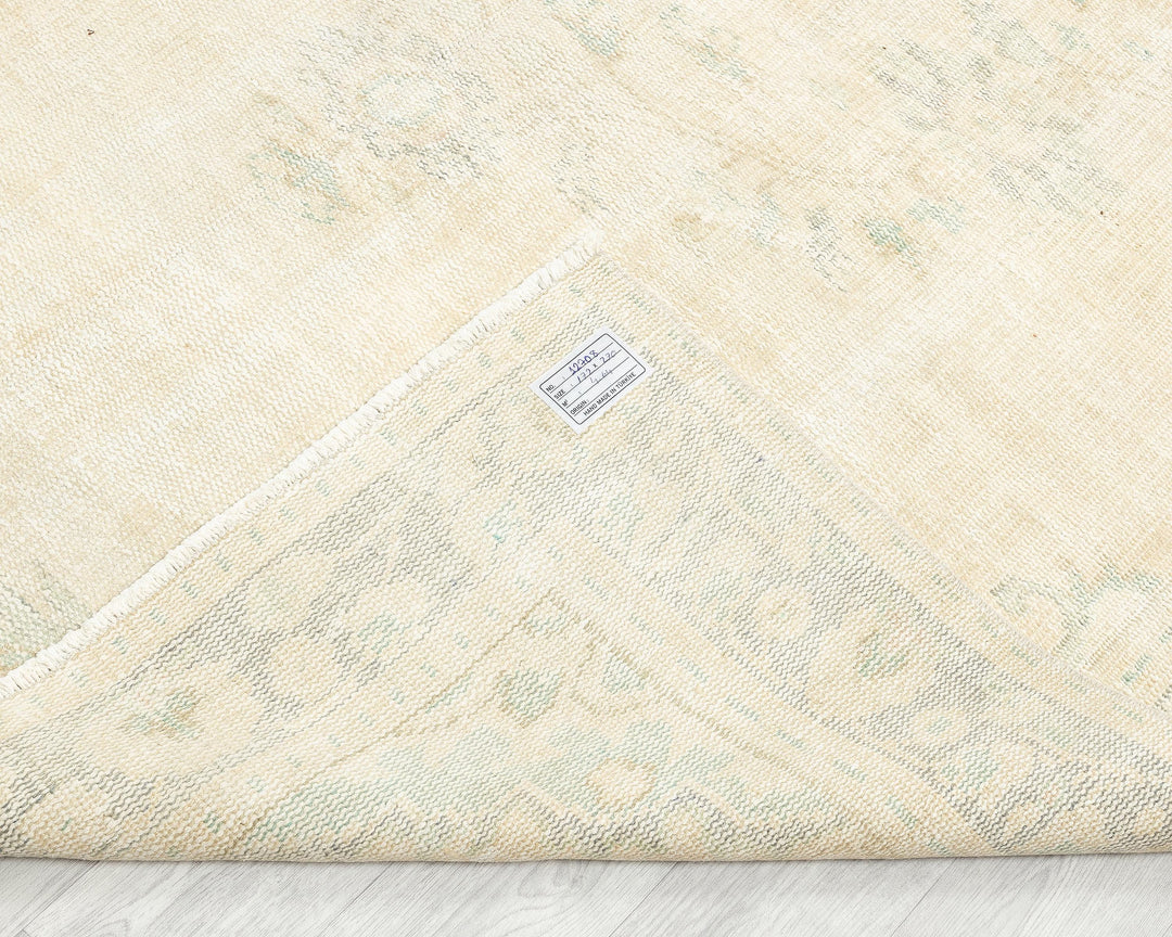 Beige Oushak Rug 5' 7" x 8' 11" | No. VR27850