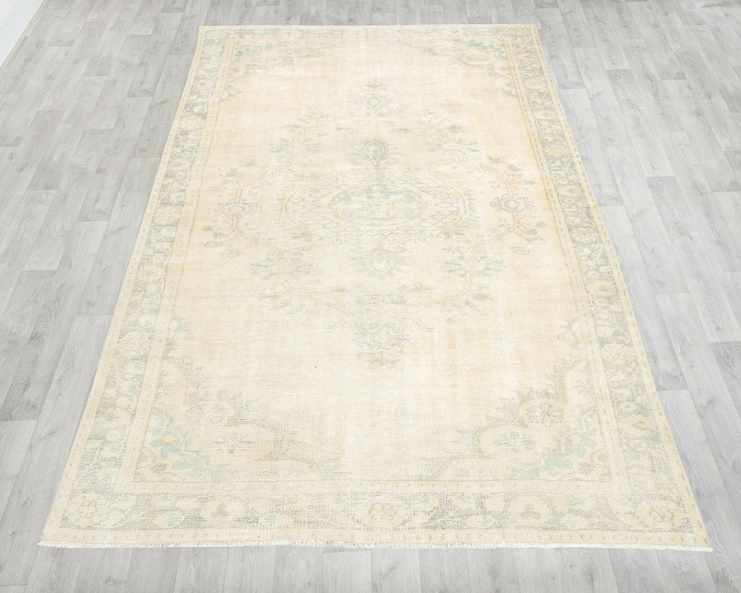Beige Oushak Rug 5' 7" x 8' 11" | No. VR27850