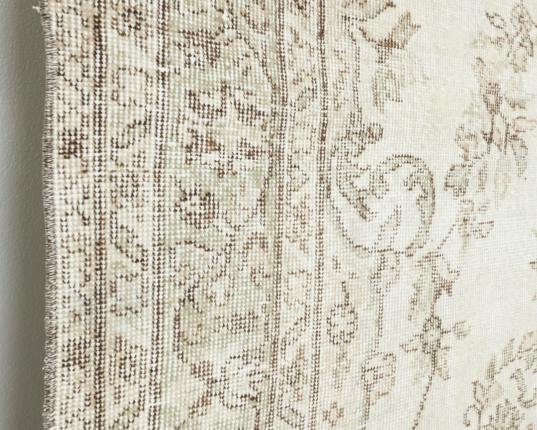 Beige Oushak Rug 6' 1" x 9' 5" | No. VR86268