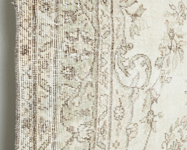 Beige Oushak Rug 6' 1" x 9' 5" | No. VR86268