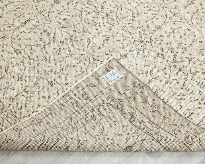 Beige Oushak Rug 6' x 9' 4" | No. VR60672