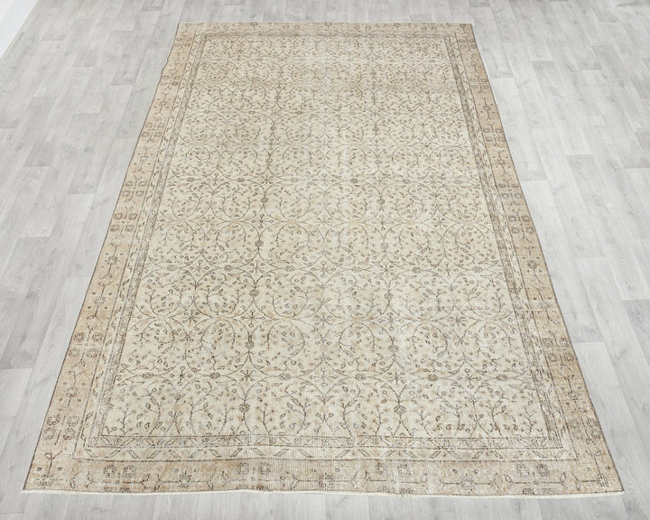 Beige Oushak Rug 6' x 9' 4" | No. VR60672