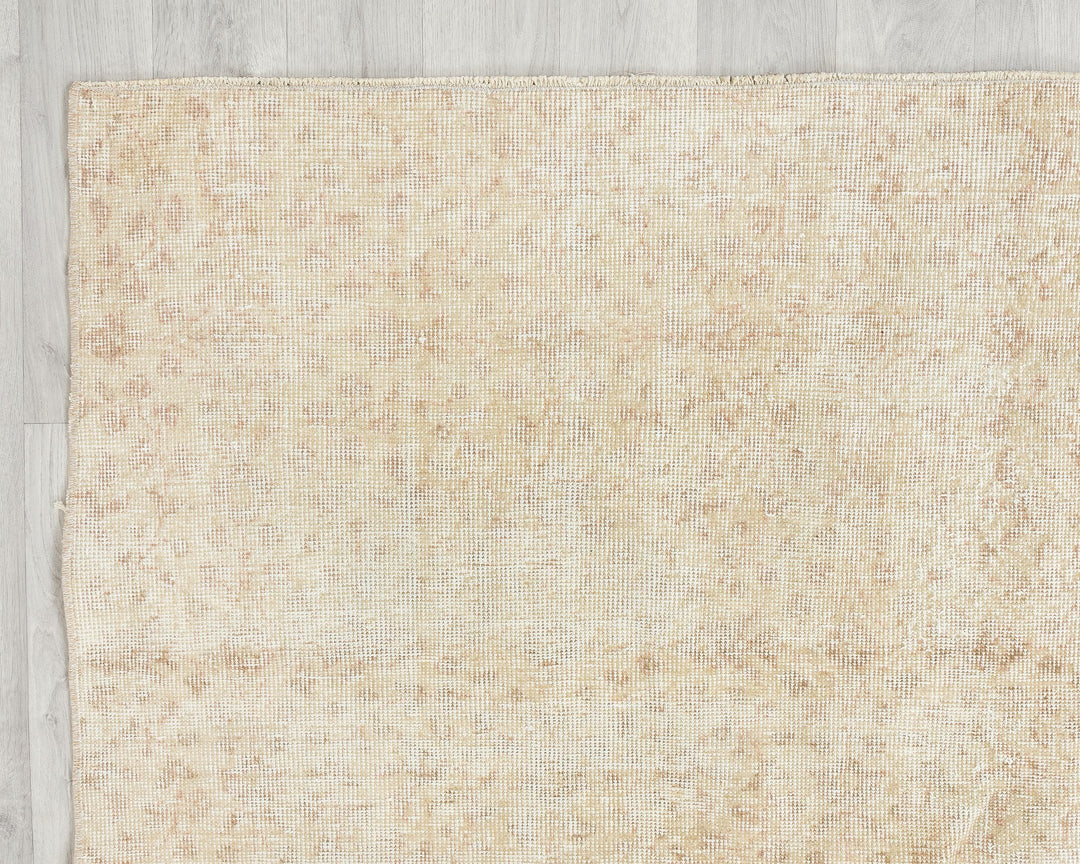 Beige Oushak Rug 6' 7" x 9' 10" | No. VR56890