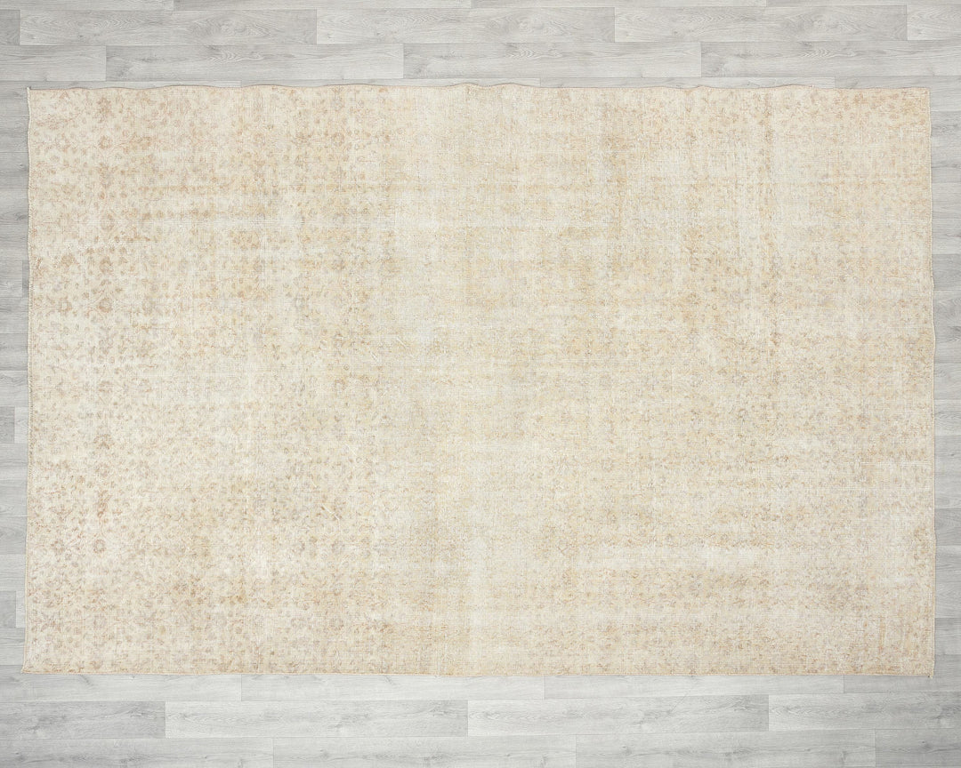 Beige Oushak Rug 6' 7" x 9' 10" | No. VR56890