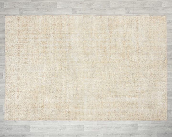 Beige Oushak Rug 6' 7" x 9' 10" | No. VR56890