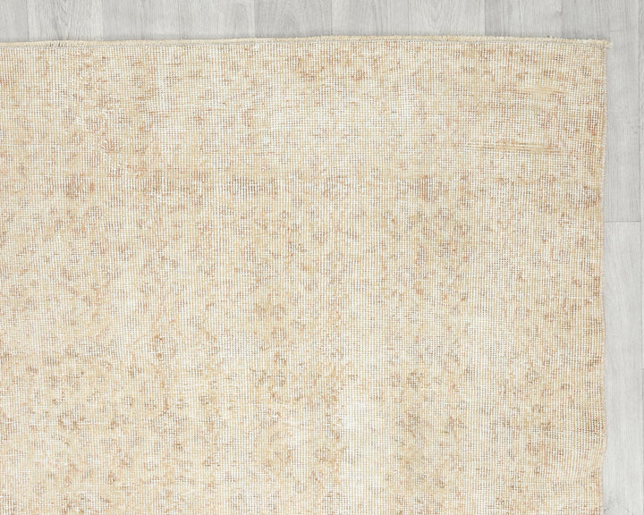 Beige Oushak Rug 6' 7" x 9' 10" | No. VR56890