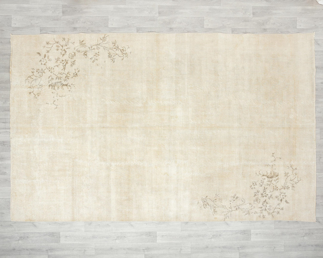 Beige Oushak Rug 6' 8" x 10' 5" | No. VR64206