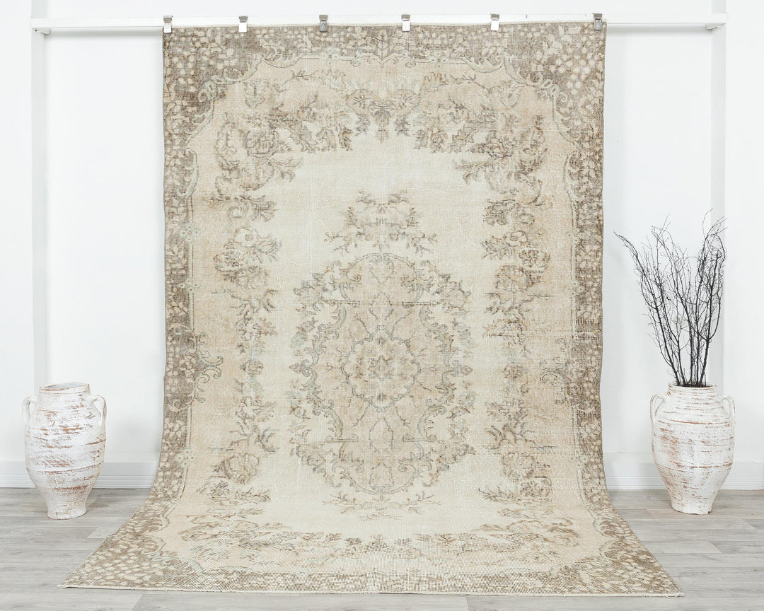 Beige Oushak Rug 6' 4" x 9' 11" | No. VR19123