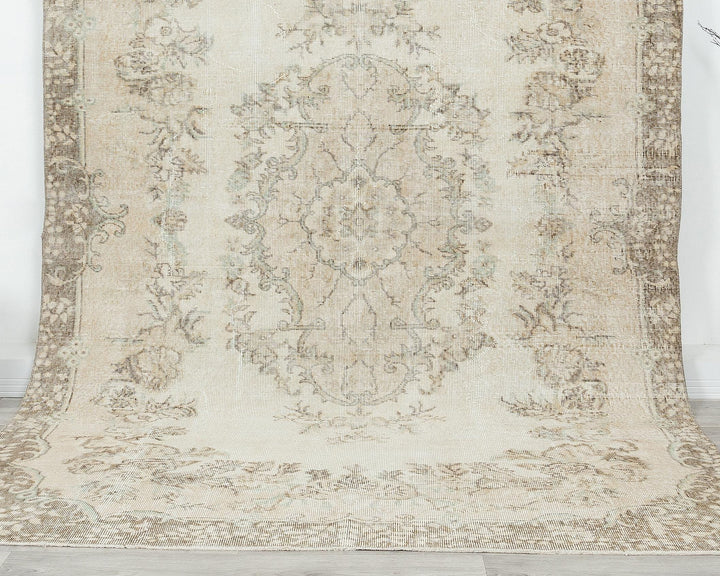 Beige Oushak Rug 6' 4" x 9' 11" | No. VR19123