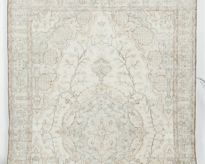 Beige Oushak Rug 6' 5" x 9' 5" | No. VR54468