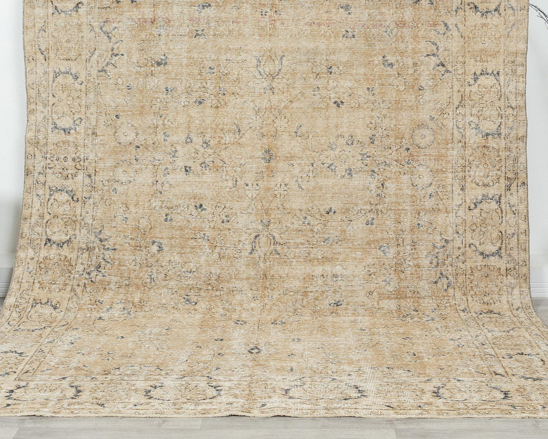 Neutral Oushak Rug 6' 5" x 9' 7" | No. VR71880