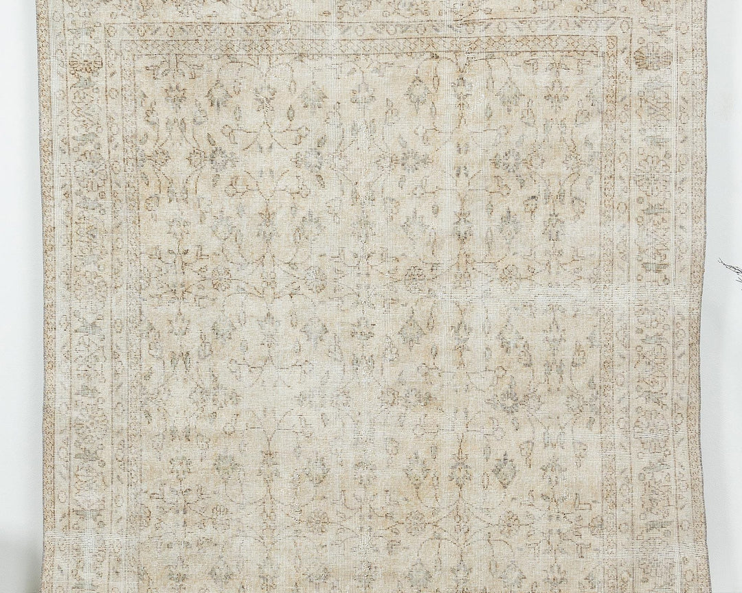 Beige Oushak Rug 6' 1" x 9' 5" | No. VR59965