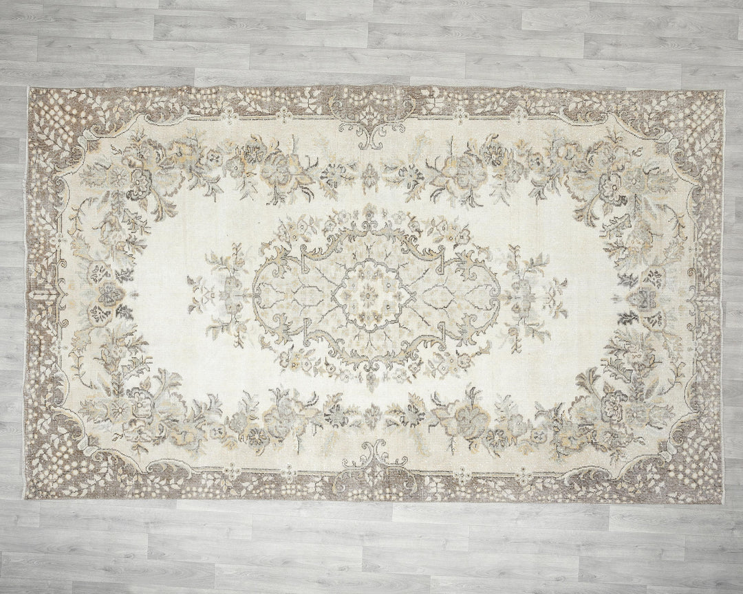 Neutral Oushak Rug 6' 5" x 10' 6" | No. VR54233