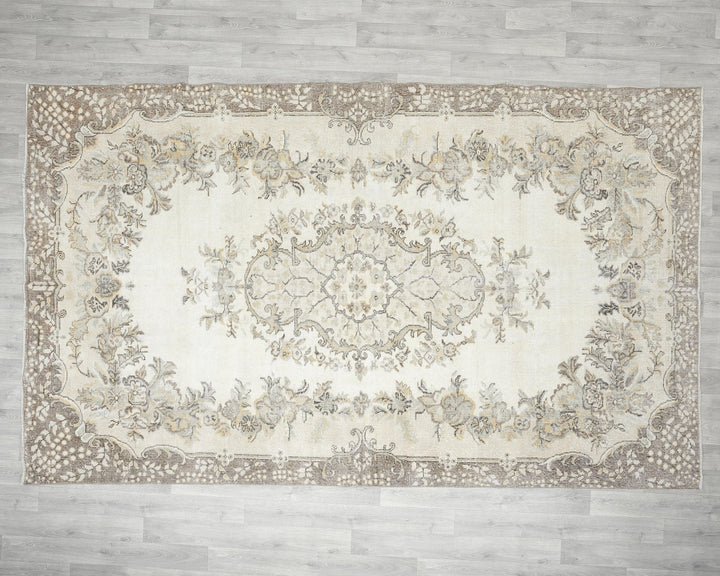 Neutral Oushak Rug 6' 5" x 10' 6" | No. VR54233