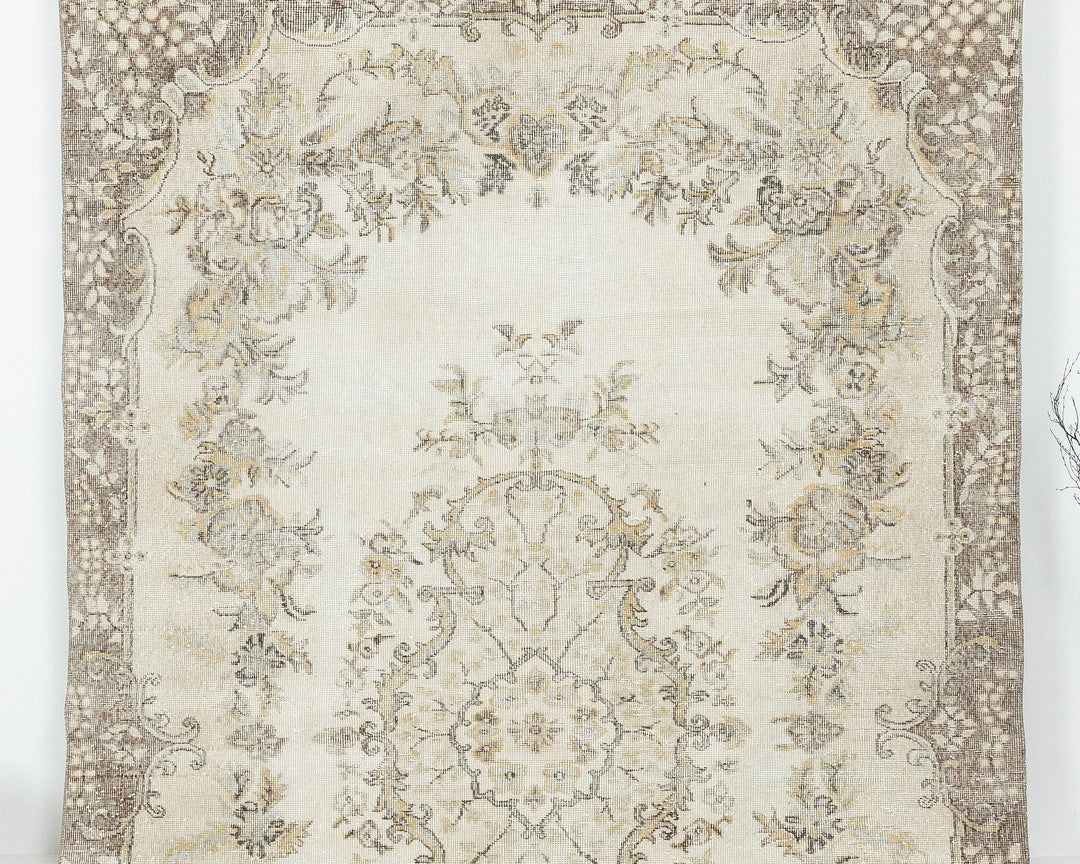 Neutral Oushak Rug 6' 5" x 10' 6" | No. VR54233