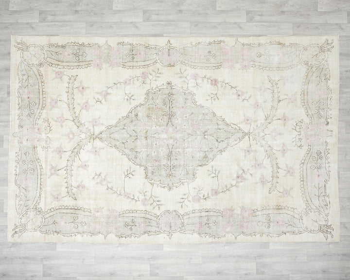 Beige Oushak Rug 6' 7" x 10' 1" | No. VR28674