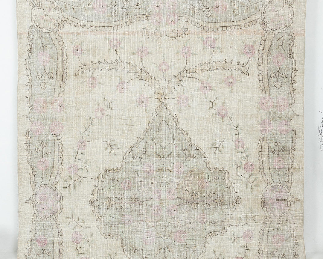 Beige Oushak Rug 6' 7" x 10' 1" | No. VR28674