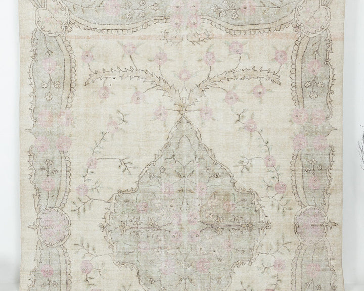 Beige Oushak Rug 6' 7" x 10' 1" | No. VR28674