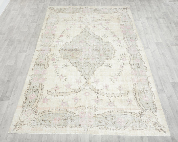 Beige Oushak Rug 6' 7" x 10' 1" | No. VR28674