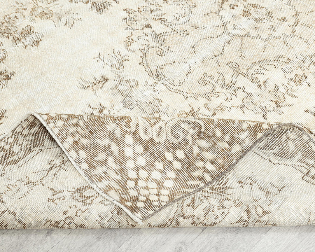 Beige Oushak Rug 6' 1" x 9' 11" | No. VR88946