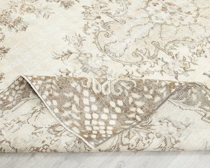 Beige Oushak Rug 6' 1" x 9' 11" | No. VR88946
