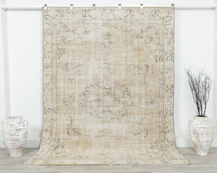 Beige Oushak Rug 6' x 8' 6" | No. VR97045