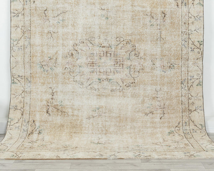 Beige Oushak Rug 6' x 8' 6" | No. VR97045