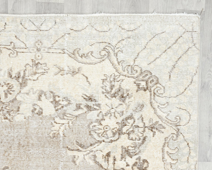 Neutral Oushak Rug 6' 2" x 9' 8" | No. VR62615