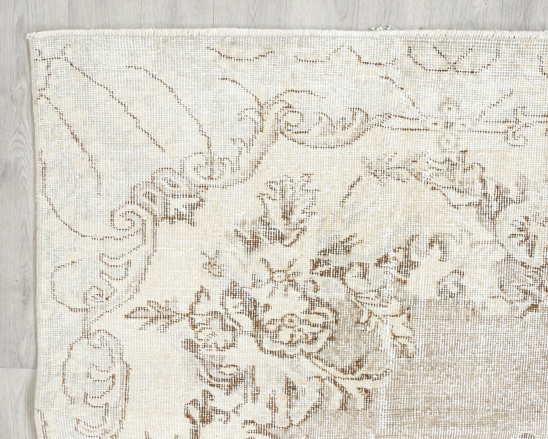 Neutral Oushak Rug 6' 2" x 9' 8" | No. VR62615